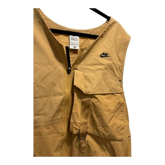 NIKE Sportswear Tech Pack Men's Vest - Picture 5 of 11